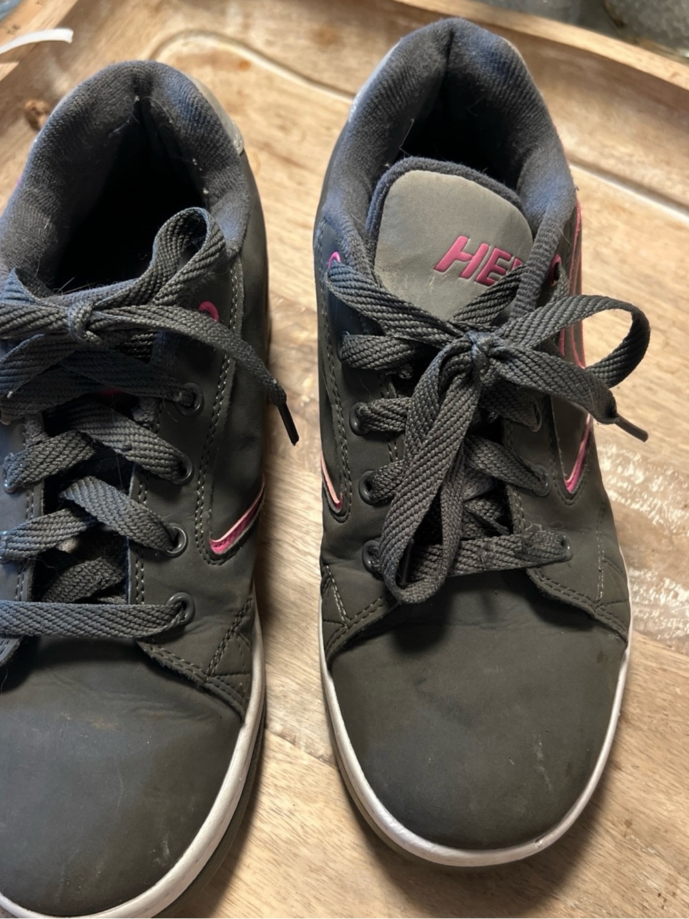 Heelys Black Skate Shoe with Pink Accent